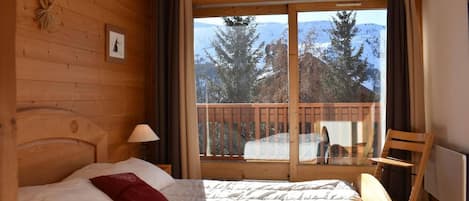 1 室のベッドルーム、WiFi