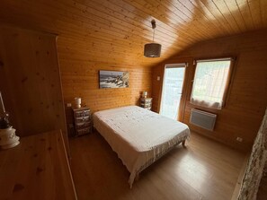 3 bedrooms, iron/ironing board, free WiFi - Charming Penty Breton, close to the beaches and town of Tregunc - 6 people max. (Trégunc)