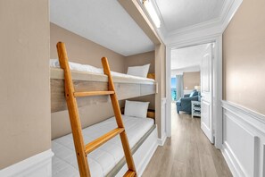 1 soverom, strykejern/-brett, wi-fi (inkludert) og sengetøy