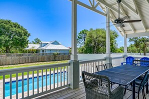 Outdoor dining - Tropical Winds - Heated Pool & Firepit! Walk to the Beach! (St. Augustine)