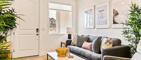 Apartment, 3 Schlafzimmer | Wohnbereich