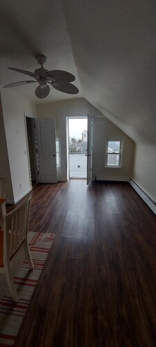 1 Bedroom Deck Apartment Private Beach
