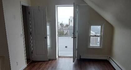 1 Bedroom Deck Apartment Private Beach