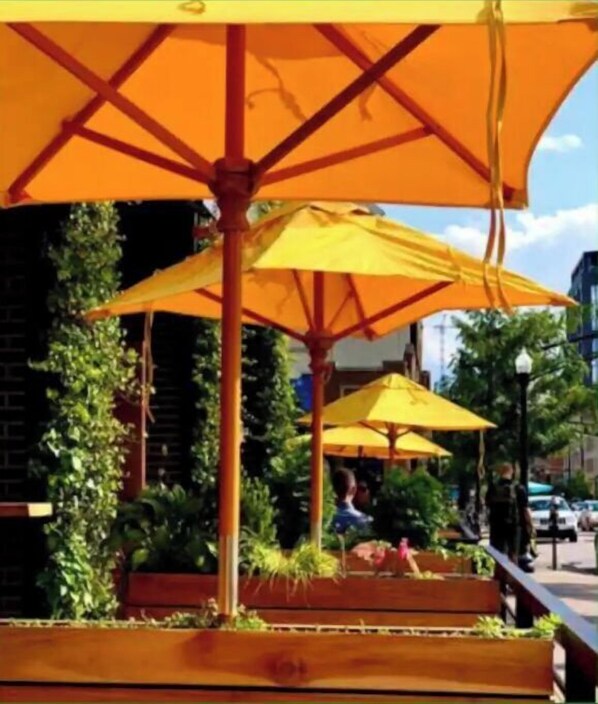 المنطقة المحيطة بالمنشأة