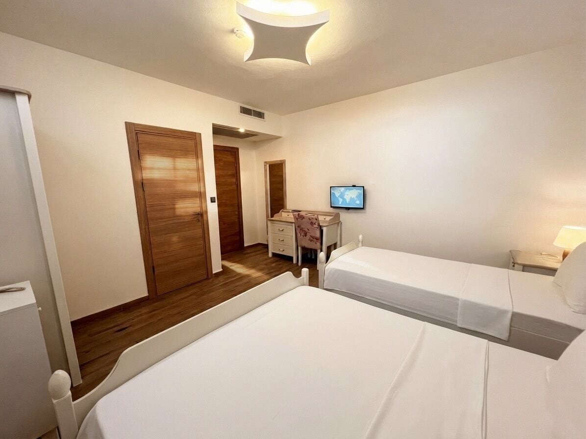 Economy Twin Room, Non Smoking, Half Basement | 防过敏的被褥、免费 WiFi、床单