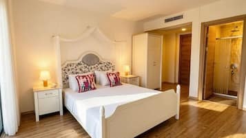 Deluxe Double Room | Hypo-allergenic bedding, free WiFi, bed sheets