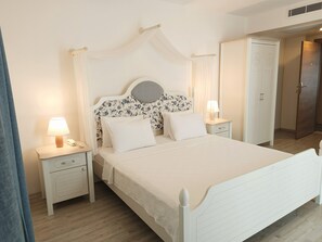 Quarto casal luxo | Roupas de cama antialérgicas, Wi-Fi de cortesia, roupa de cama