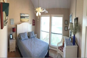 2 chambres, fer et planche à repasser, Wi-Fi gratuit, draps fournis