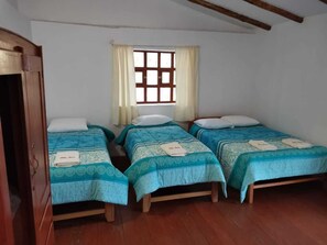 7 bedrooms, desk, iron/ironing board, free WiFi