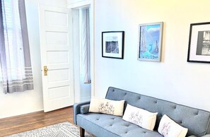 Smart-TV, Kamin, Arbeitsbereiche