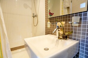 Bathtub