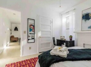 2 bedrooms, desk, iron/ironing board, free WiFi
