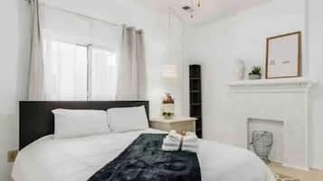 2 bedrooms, desk, iron/ironing board, free WiFi