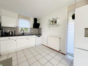 Fridge, microwave, dishwasher, coffee/tea maker