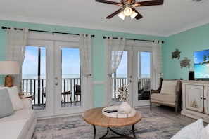 Townhome, Multiple Beds (Edgewater Retreat) | Living area