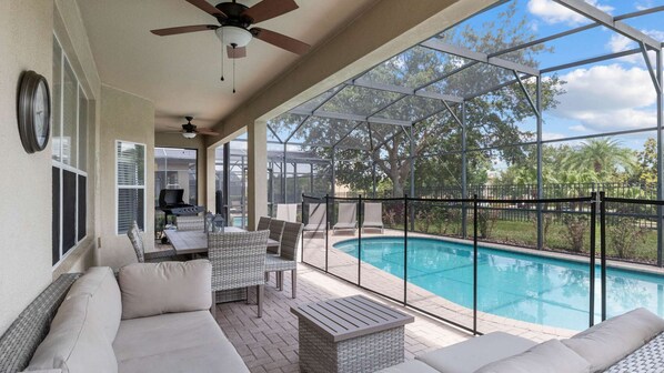 Unclassified image, 1 of 45, button