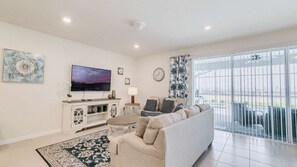 テレビ、DVD プレーヤー