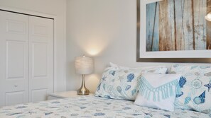 6 bedrooms, iron/ironing board, WiFi, bed sheets