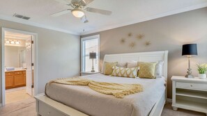 6 bedrooms, iron/ironing board, WiFi, bed sheets - Luxury Villa pool/jacuzzi, gated resort, great location, sleeps 16. (Kissimmee)