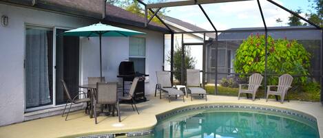 حمّام سباحة مُدفَّأ