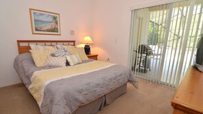 5 bedrooms, desk, iron/ironing board, WiFi - Family pool home on gated community, private pool & jacuzzi, grill, games room. (Kissimmee)