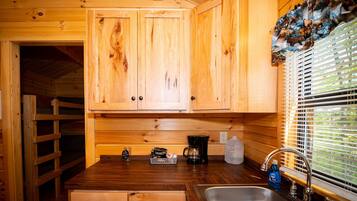 Microwave, oven, stovetop, coffee/tea maker