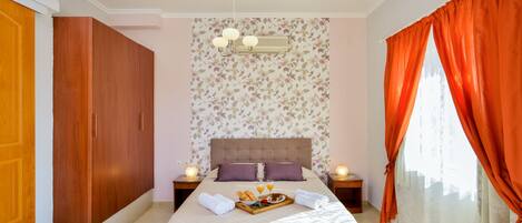 2 bedrooms, in-room safe, travel cot, free WiFi