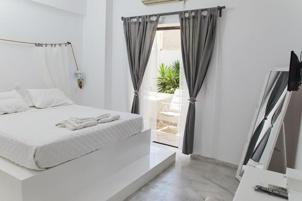 Chambre Deluxe | Literie de qualité supérieure, articles gratuits dans le mini-bar