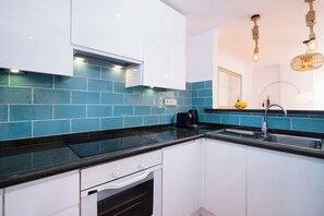 Køleskab, mikrobølgeovn, ovn, opvaskemaskine