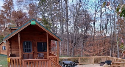 126) Zonetail Log Cabin. Close to Hocking Hills State Park and more!