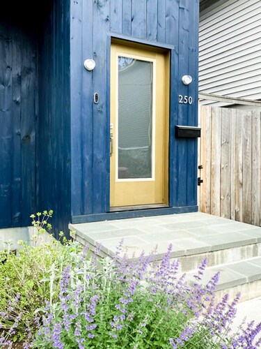 Modern Home in Historic Hudson 3 Bedrooms 3 ensuite Baths