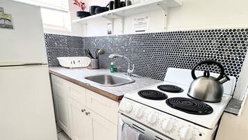 Frigorífic, microones, forn i placa de cuina