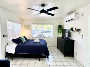 1 chambre, bureau, fer et planche Ă repasser, Wi-Fi