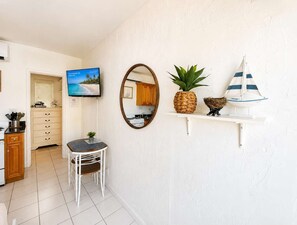 Interior - Southwinds #8 for 2, Steps to Beach & Boardwalk (Hollywood)
