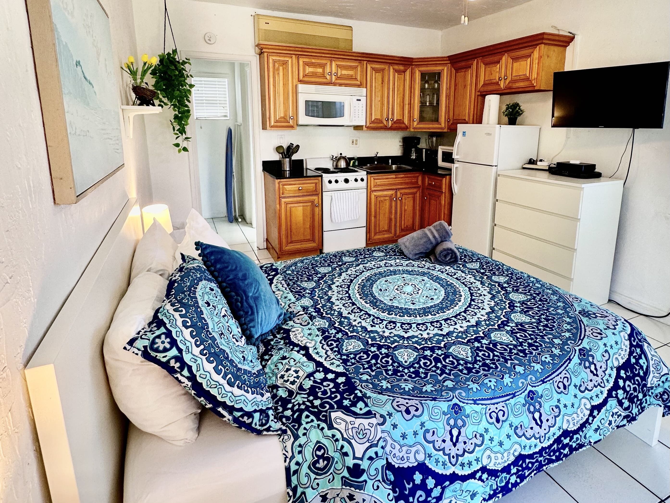 1 Schlafzimmer, Schreibtisch, Bügeleisen/Bügelbrett, Reisekinderbett