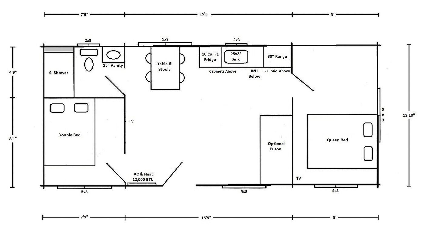 Grundriss eines Hotelzimmers mit Doppelbett, Fernseher, Klimaanlage und Heizung, Dusche (1,20 m), Schminktisch, Tisch mit Hocker, Kühlschrank (30 Kubikfuß), Spüle (63 cm), Herd (76 cm), optionales Futon und ein Queensize-Bett.