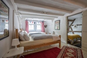 4 habitaciones, cuna de viaje, wifi gratis y ropa de cama 