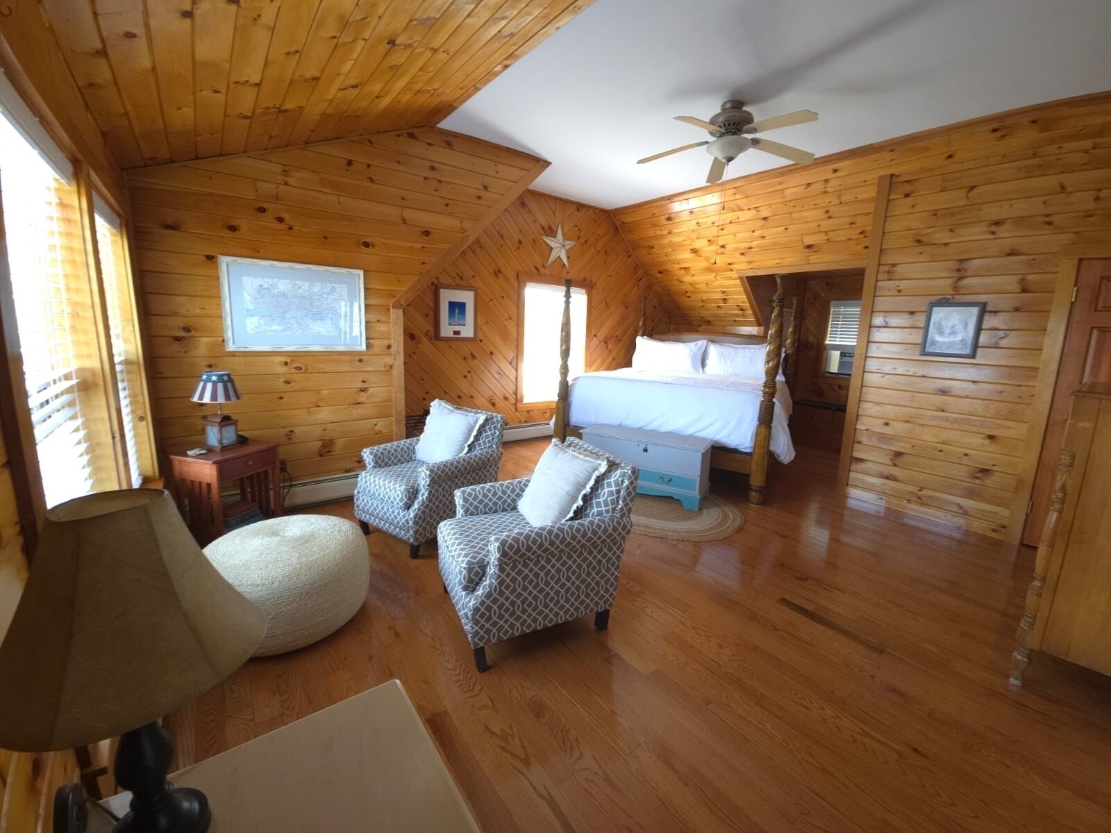 5 bedrooms, desk, iron/ironing board, free WiFi