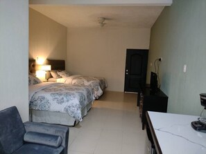 1 chambre, bureau, Wi-Fi gratuit, draps fournis