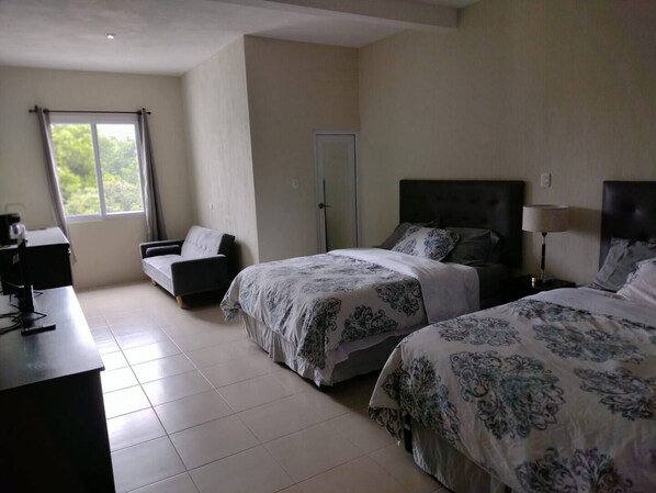 1 bedroom, desk, free WiFi, bed sheets