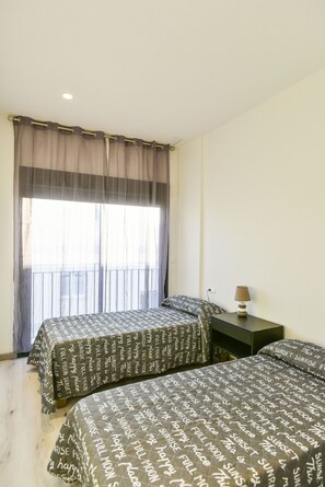 2 chambres, fer et planche à repasser, Wi-Fi gratuit, draps fournis