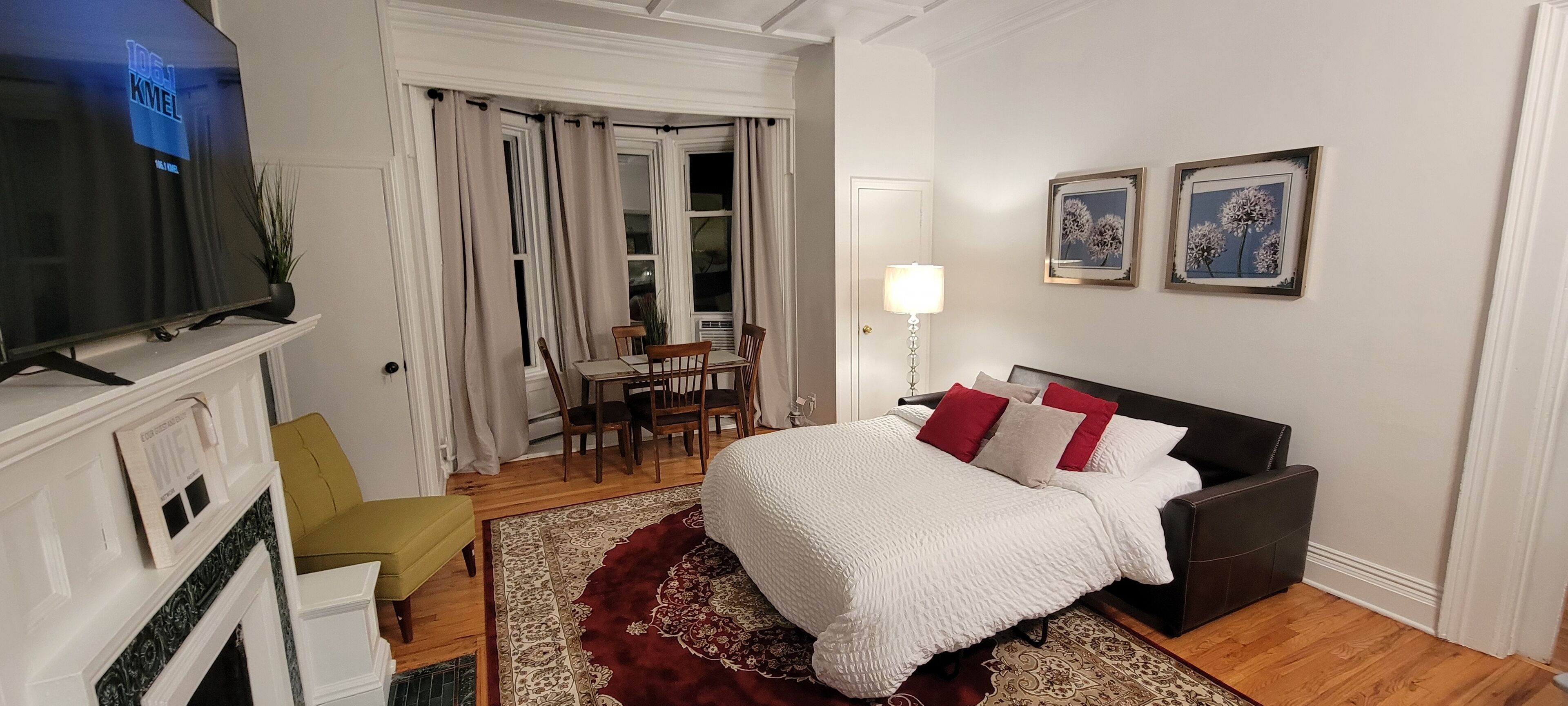 Washington Parkside Queen 1 Bedroom In 1800s Brownstone!