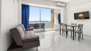 Minibar, wifi gratis, decoración personalizada y ropa de cama
