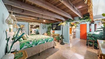 3 bedrooms, desk, iron/ironing board, travel crib