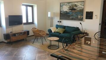 Smart-TV, Bücher, Computerbildschirme