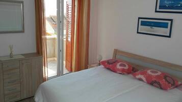 2 عدّة غرف نوم ومكواة/لوح كي