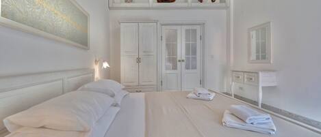 1 habitación, tabla de planchar con plancha y wifi