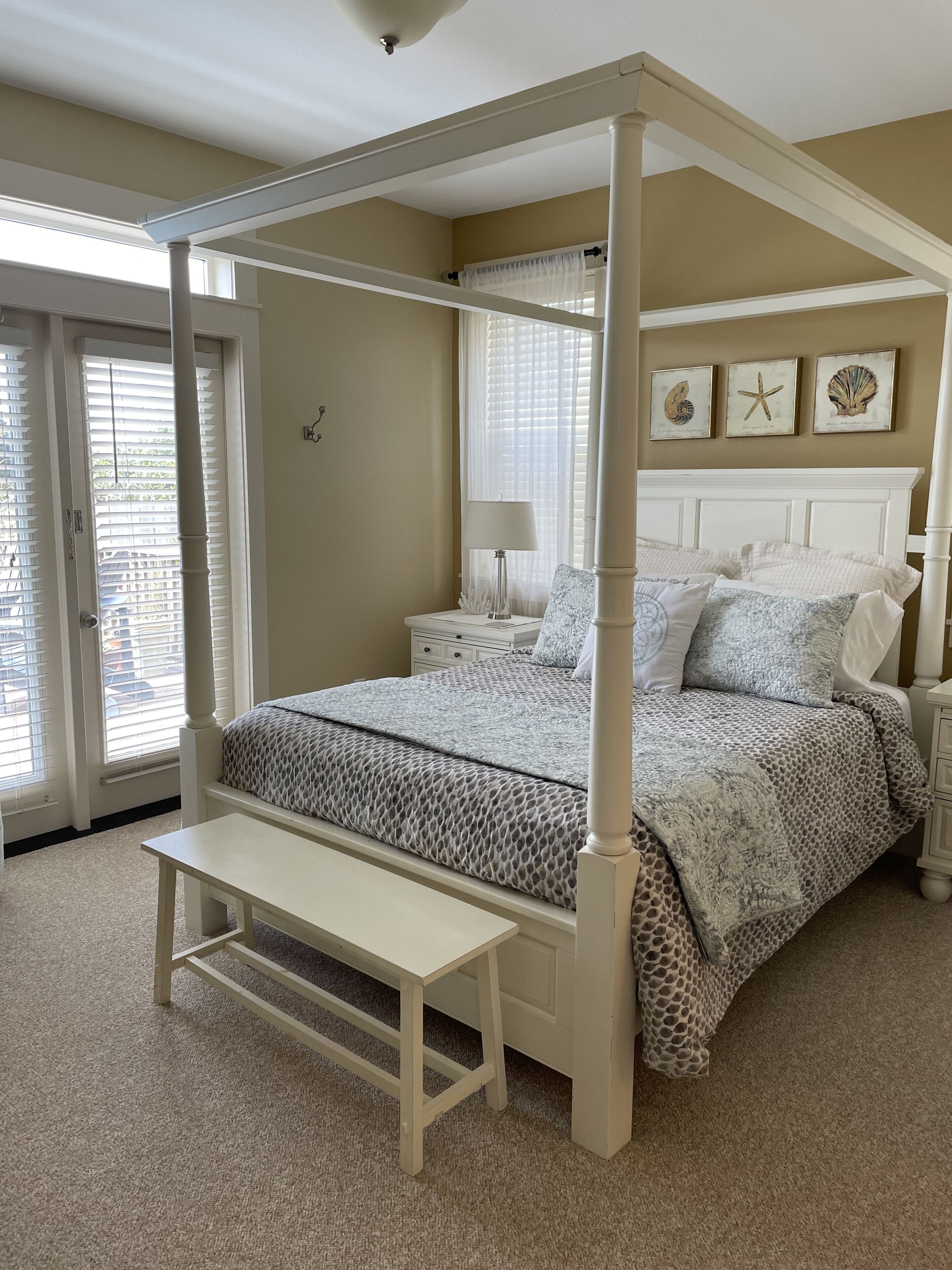 Beautiful bungalow, 5 minute walk to the beach