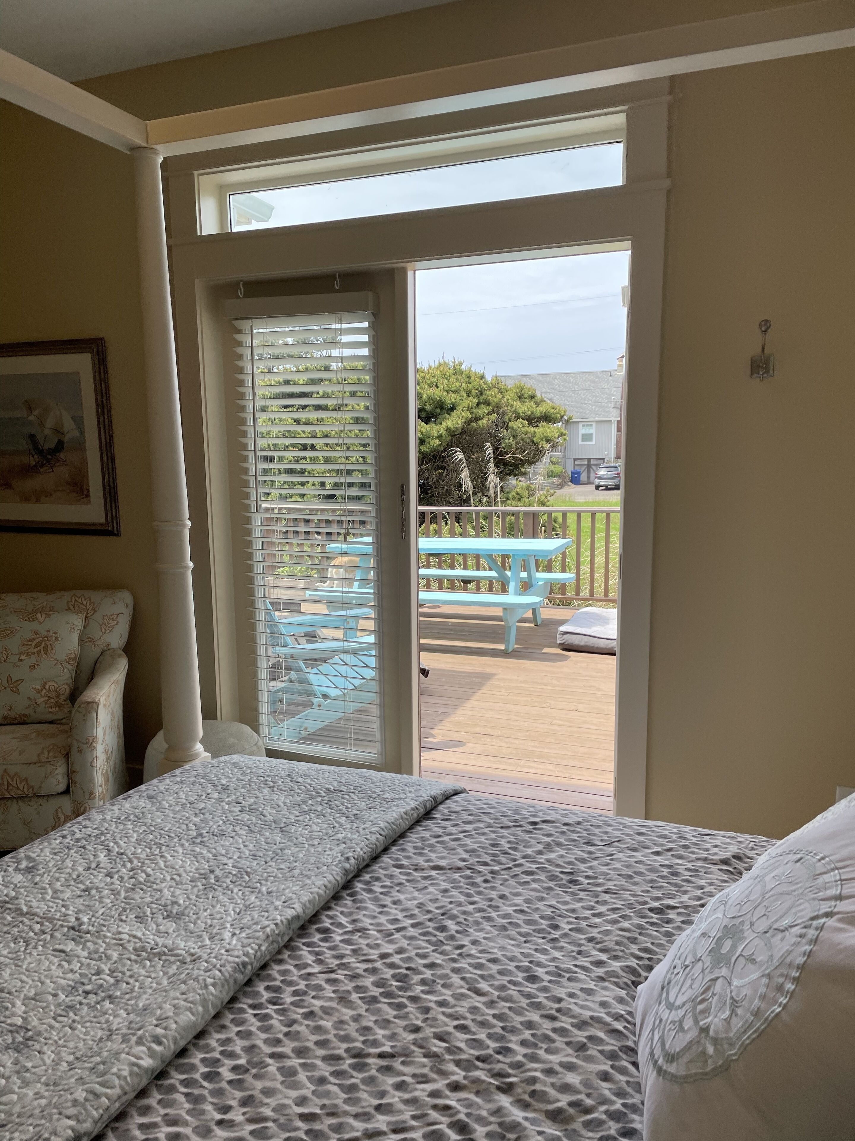Beautiful bungalow, 5 minute walk to the beach
