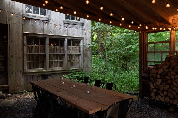 Outdoor dining - Cozy Home, Wood-burning Fireplace, Ski Belleayre (Margaretville)